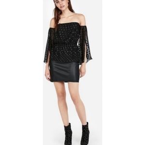 ✨50% OFF✨ NWOT Express shimmer dot flowy top